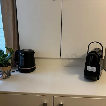 Apartment Charming Tiny House The Hague