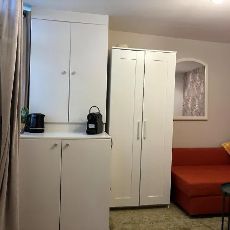 Charming Tiny House דירה